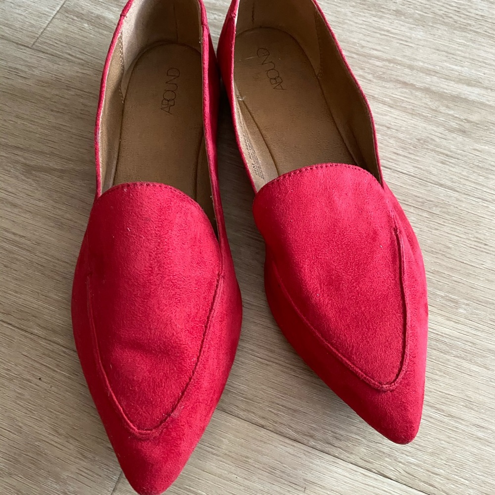 Red Pointed Flats